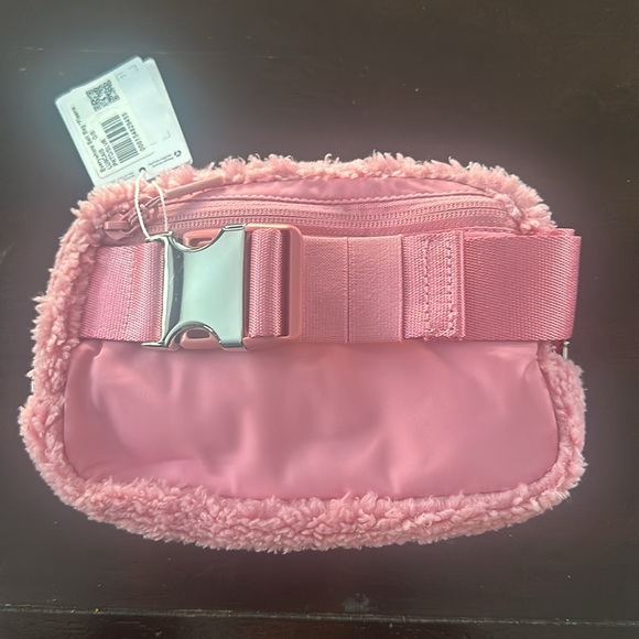 Lululemon pink fleece everywhere belt bag. NWT - Picture 2 of 4